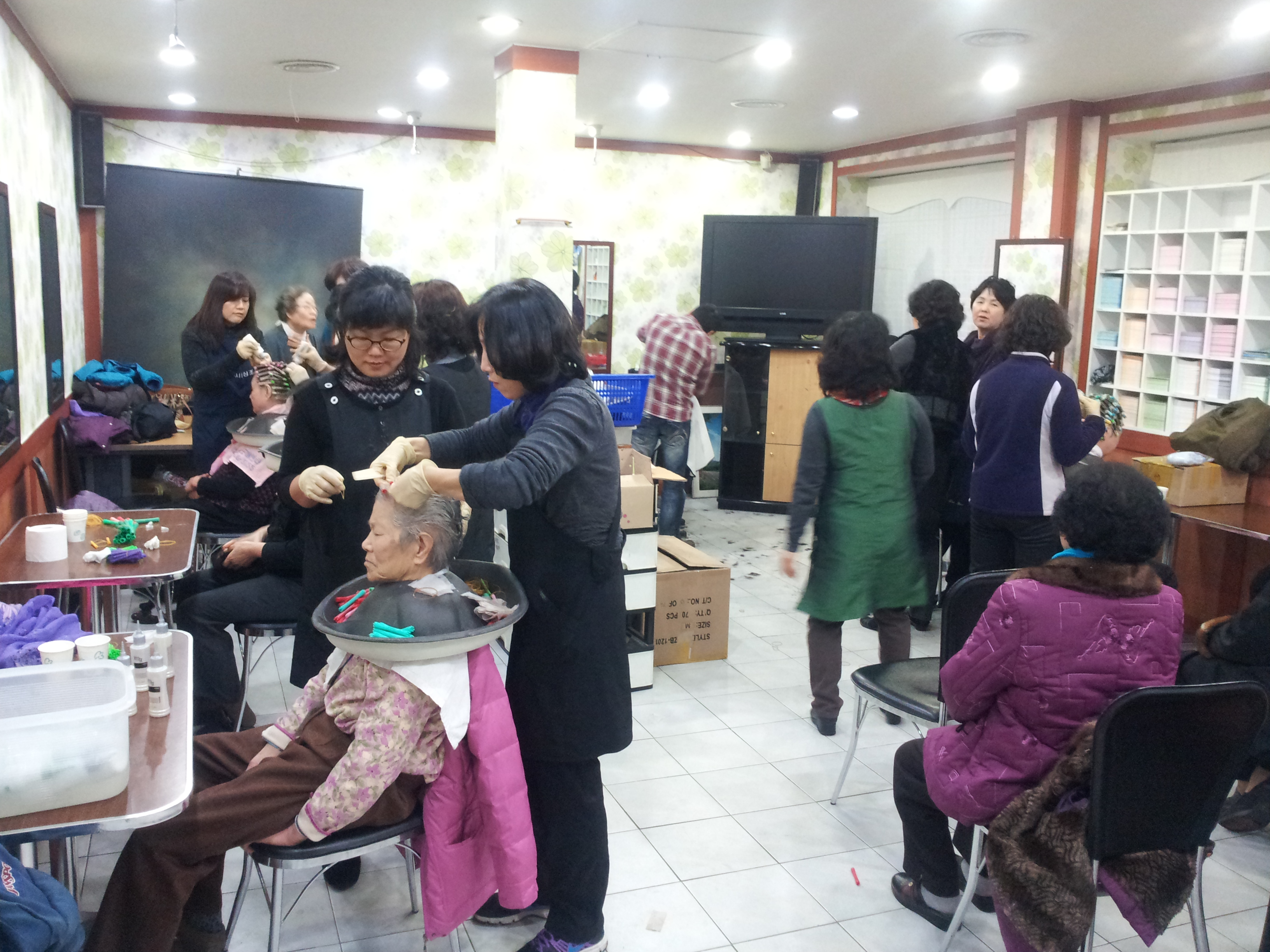 지역 어르신 초청 섬김의 날