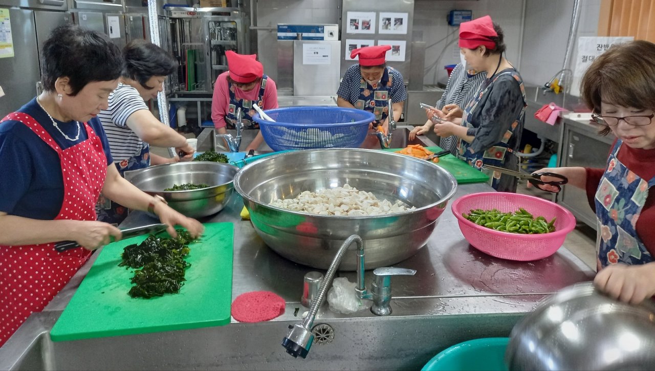 230517 독거어르신 반찬봉사